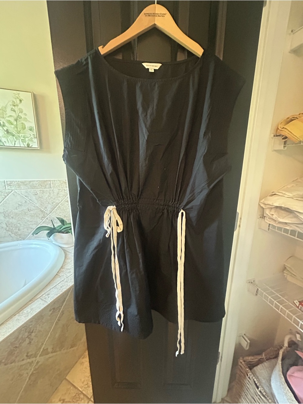 Banana Republic Black Sleeveless Tunic Top/Dress